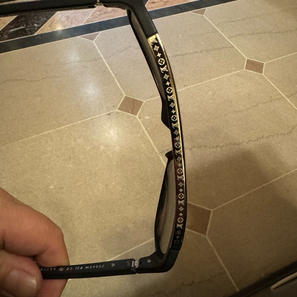 Louis Vuitton sunglasses z0843w931 - Picture 7 of 12